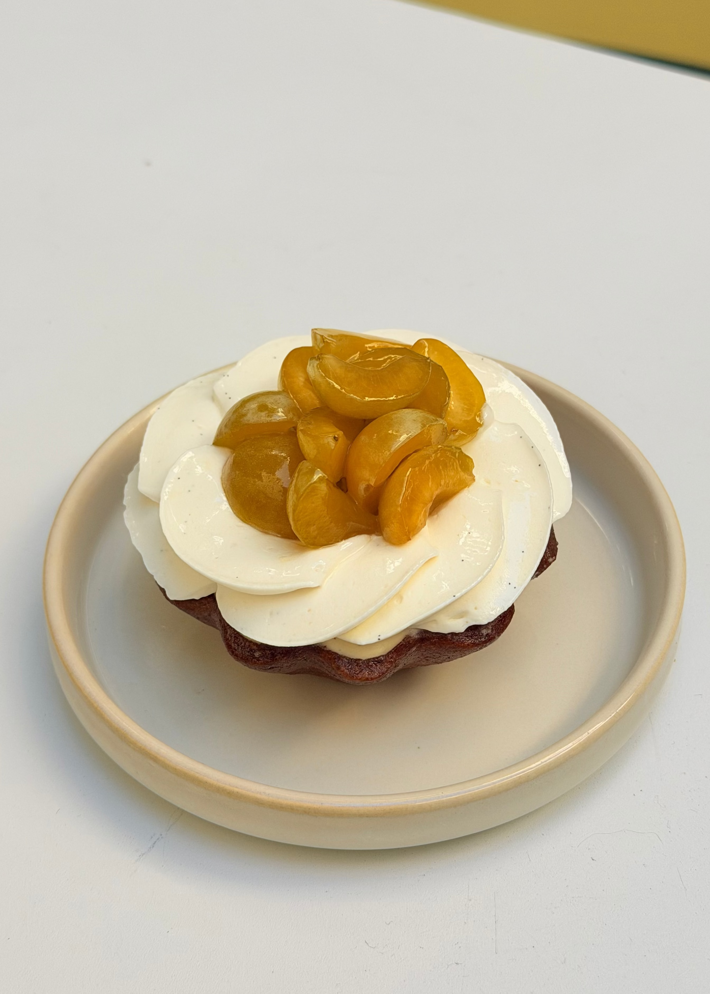 Large mirabelle lemon