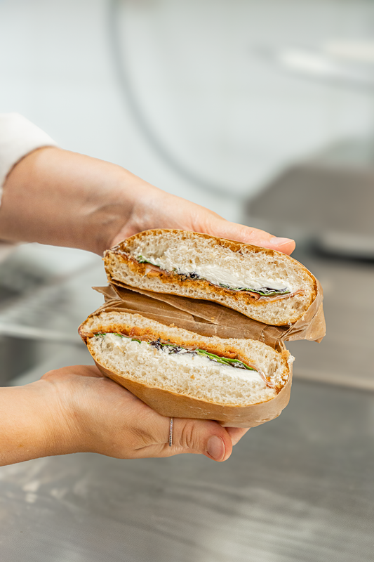 Olive bread Pesto rouge Jambon