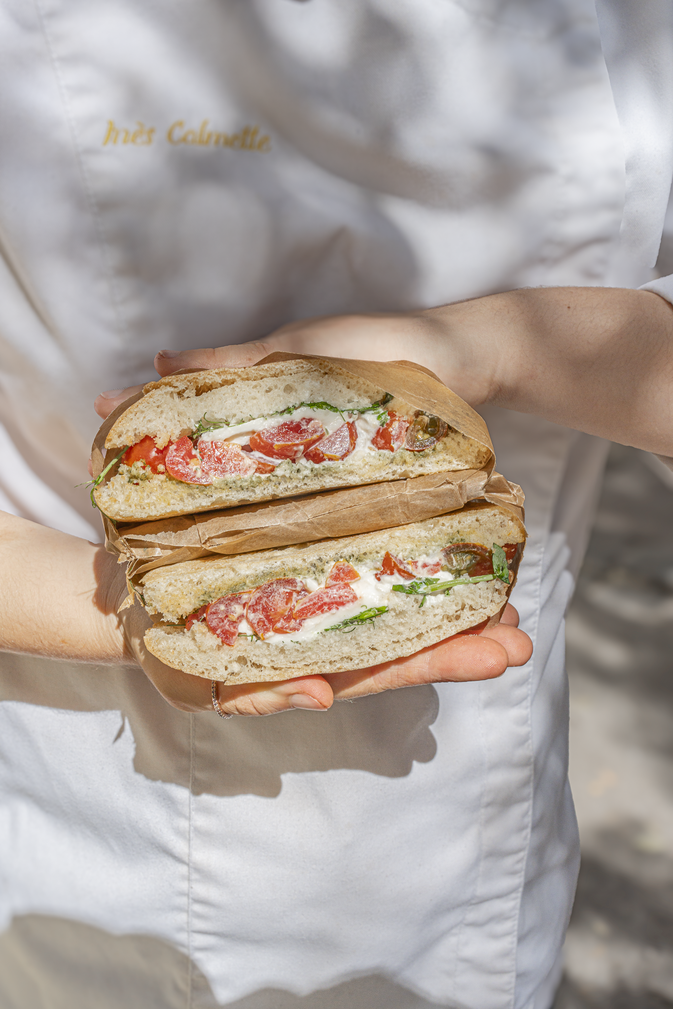 Olive bread pesto tomates